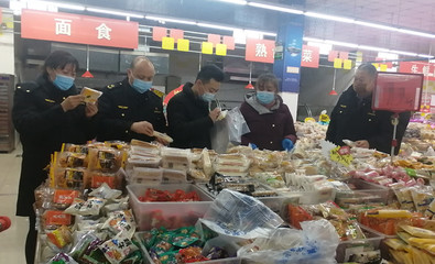 玲瓏鎮(zhèn)開(kāi)展春節(jié)前食品安全與藥品零售專(zhuān)項(xiàng)大檢查